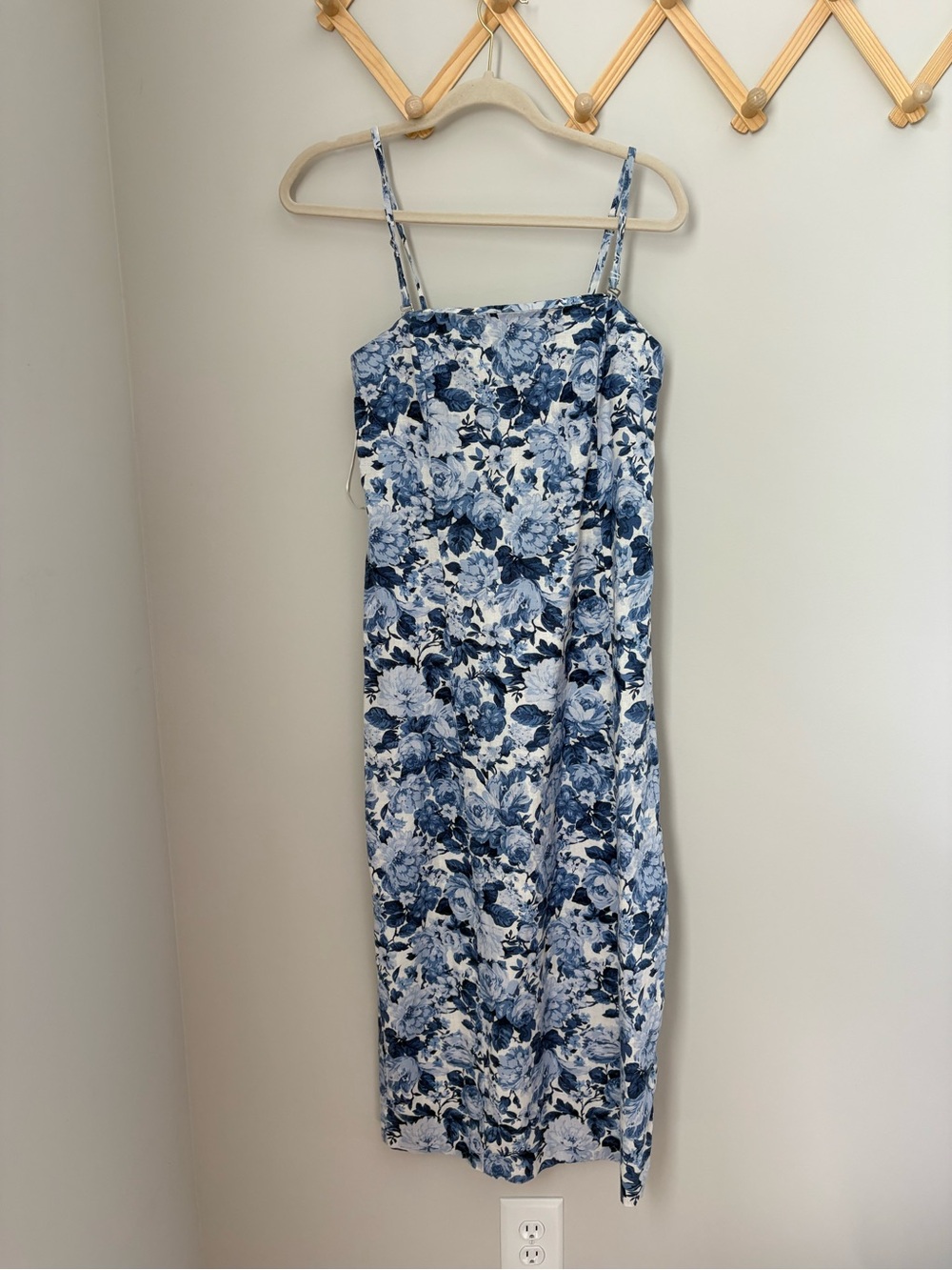 Abercrombie & Fitch Floral Linen Midi Dress size Medium - Picture 2 of 9